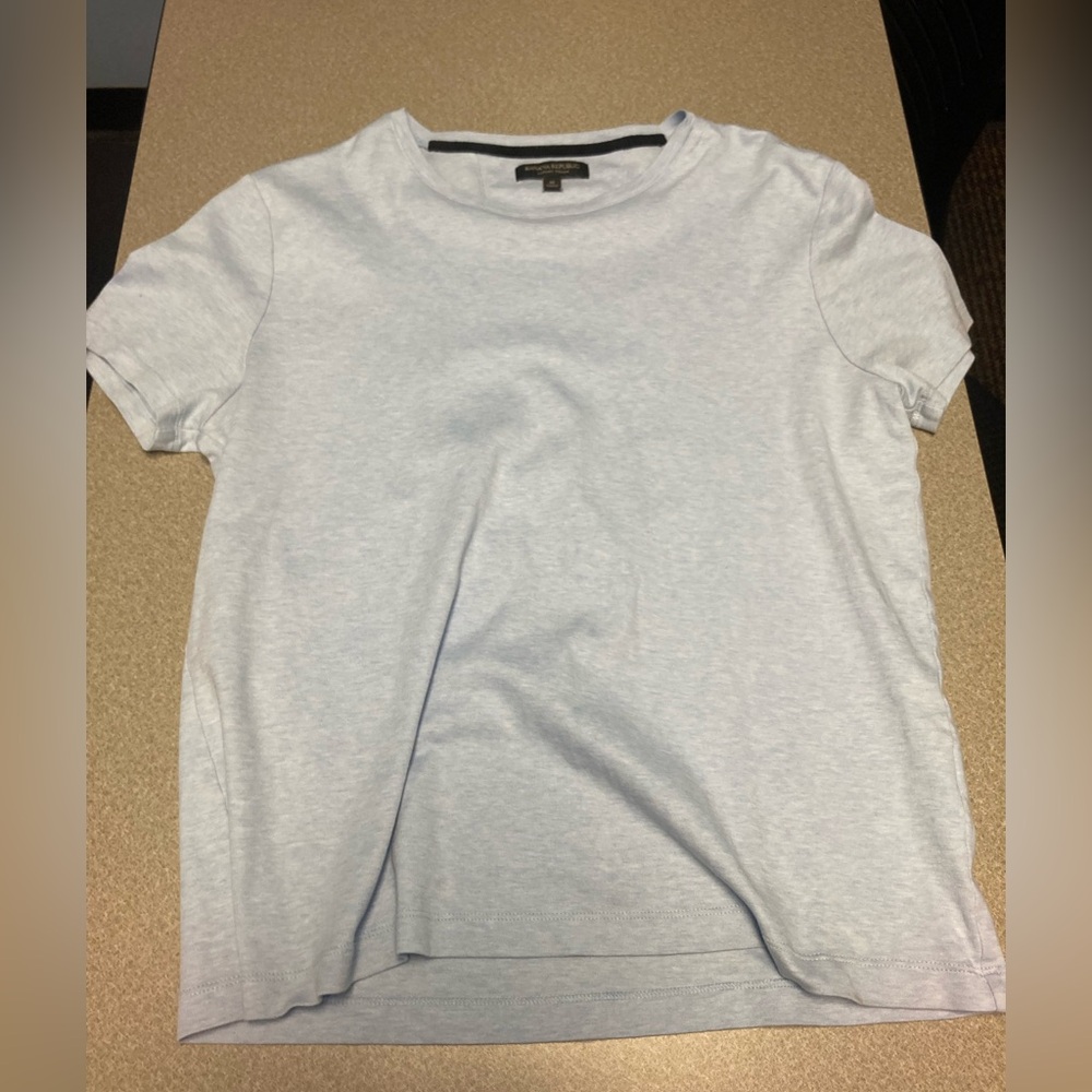 Banana Republic Luxury Touch  Mens Medium Short Sleeved Light Blue Shirt